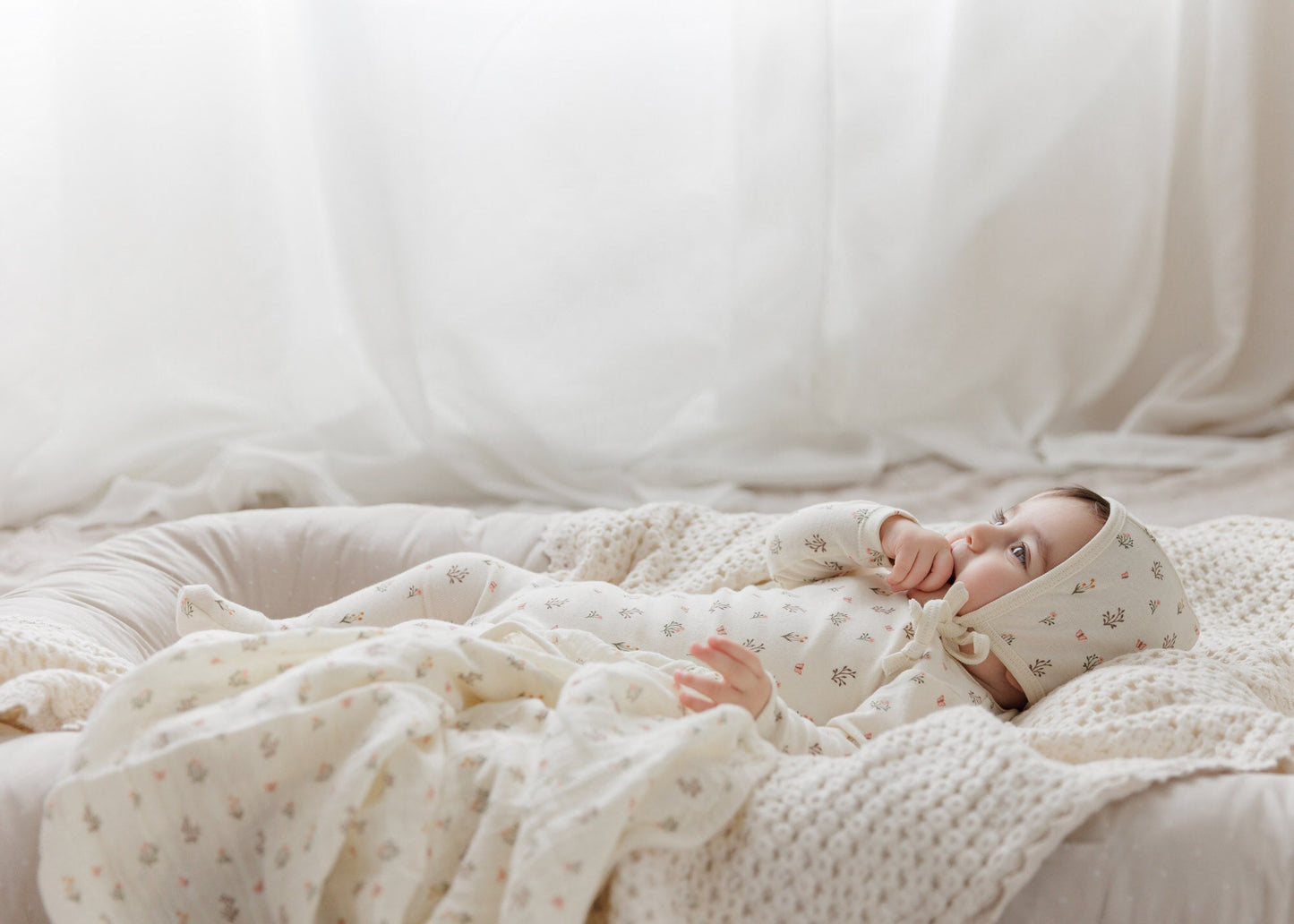 Ely's & Co Garden Floral Footie & Bonnet (girl)