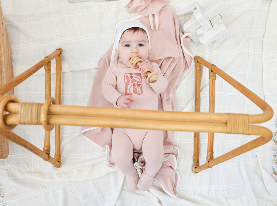 Maniere Puff Paint Flower Footie (girl)