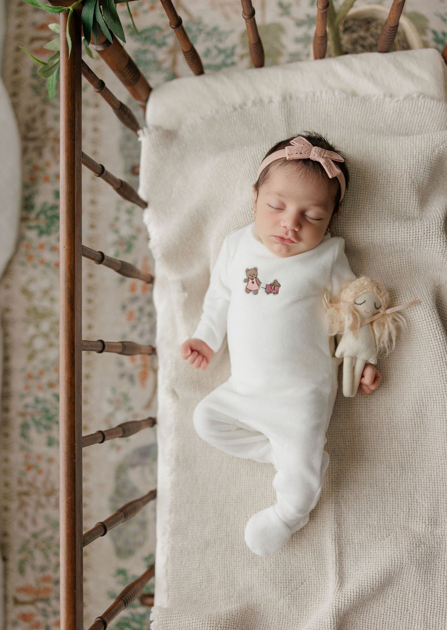 Aurora Embroidered Bear Footie & Beanie (g)