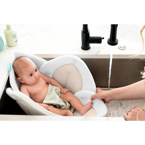 Blooming Bath Pastel Lotus with Snaps