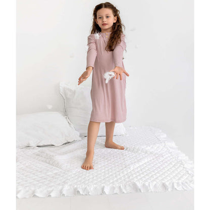 Pouf BN Nightgown Girl