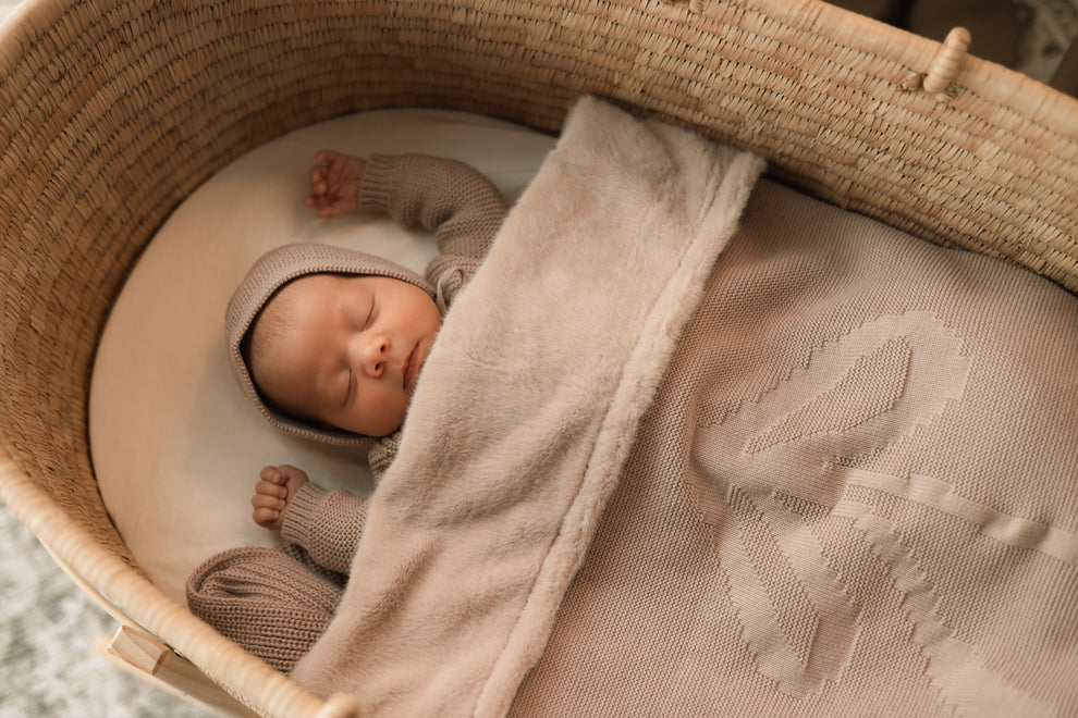 Daisy Knit Detail Knit Fur Blanket (girl)
