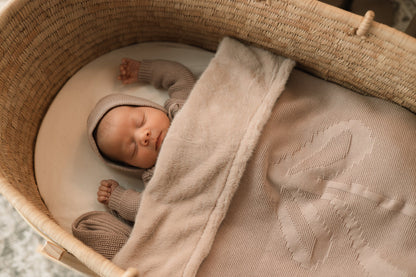 Daisy Knit Detail Knit Fur Blanket (girl)